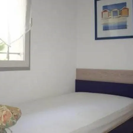 F2 Mezzanine Avec Piscine, Parking Et Climatisation A Palavas, Proche Et Centre-ville - Fr-1-559-8 * Palavas-les-Flots