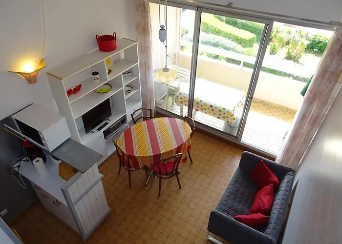 F2 Mezzanine Avec Piscine, Parking Et Climatisation A Palavas, Proche Et Centre-ville - Fr-1-559-8 Apartament